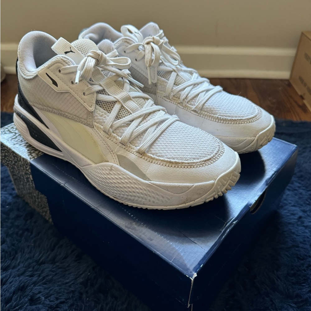 Size 10, puma basketball shoes